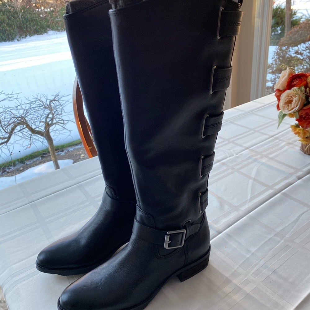 Black boots